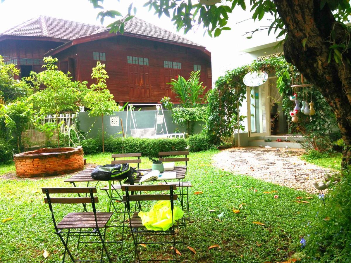 Bed and Breakfast Lada House Lampang Exterior foto